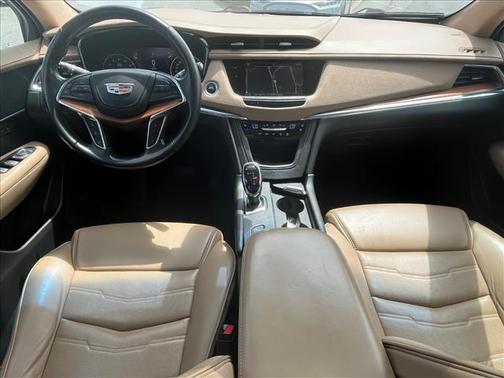 2018 Cadillac XT5 Platinum