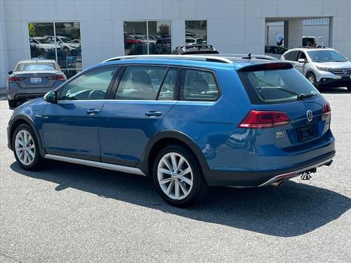 2017 Volkswagen Golf Alltrack TSI S