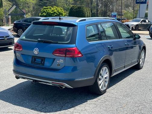 2017 Volkswagen Golf Alltrack TSI S