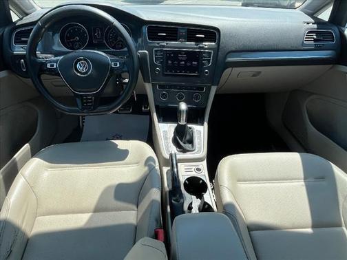 2017 Volkswagen Golf Alltrack TSI S