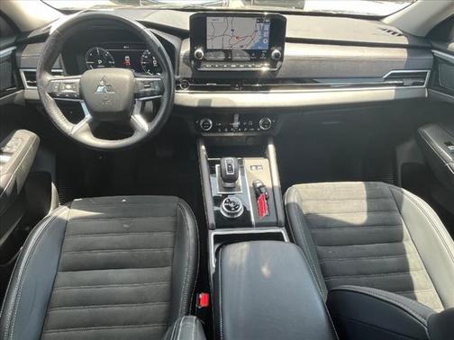 2024 Mitsubishi Outlander PHEV SE