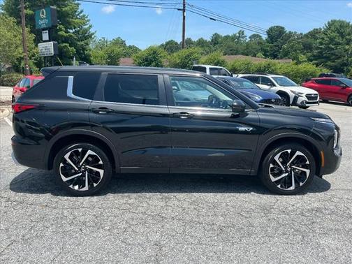 2024 Mitsubishi Outlander PHEV SE