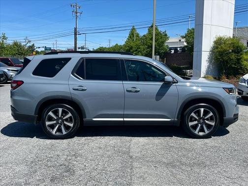 Sonic Gray Pearl 2025 Honda Pilot Touring