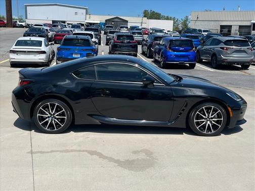 Raven Black 2023 Toyota GR86 Base