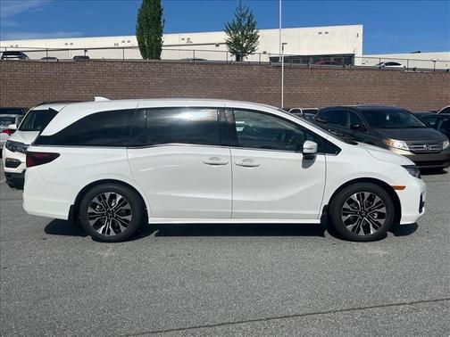 Platinum White Pearl 2026 Honda Odyssey Elite