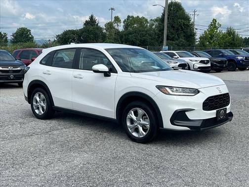 Platinum White Pearl 2025 Honda HR-V LX