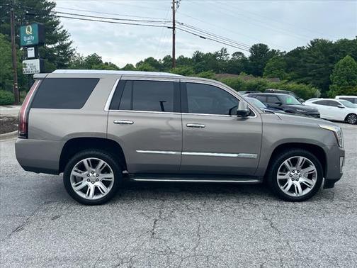 2017 Cadillac Escalade Luxury