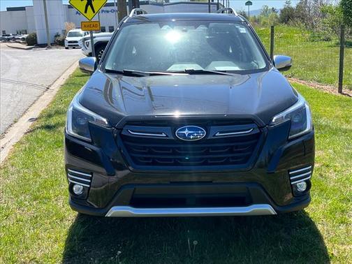 Crystal Black Silica 2024 Subaru Forester Touring