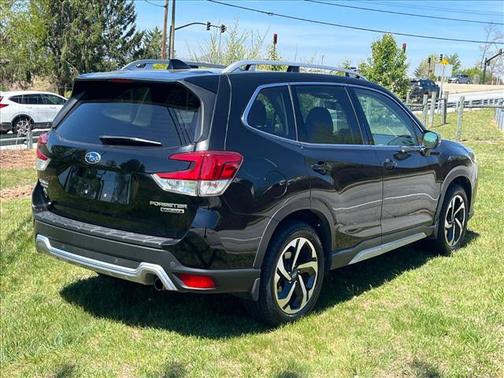 Crystal Black Silica 2024 Subaru Forester Touring
