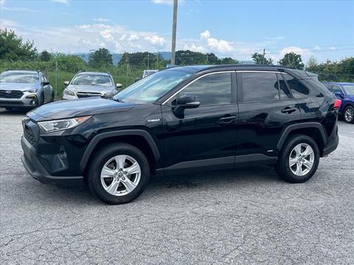 2020 Toyota RAV4 Hybrid XLE