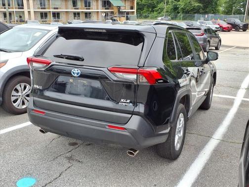 2020 Toyota RAV4 Hybrid XLE