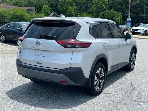 Brilliant Silver Metallic 2022 Nissan Rogue SV