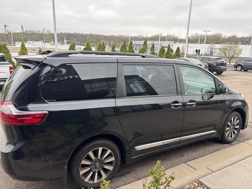 2020 Toyota Sienna Limited Premium