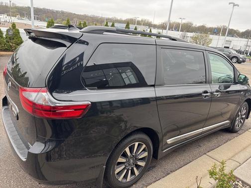 2020 Toyota Sienna Limited Premium