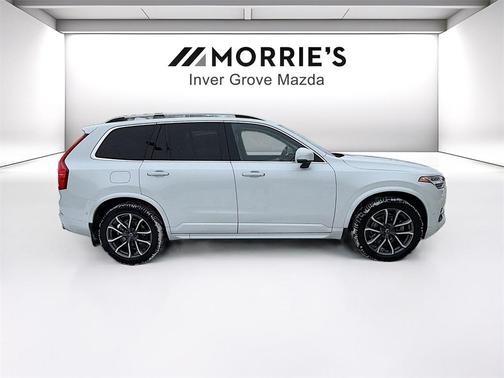 2018 Volvo XC90 T5 Momentum
