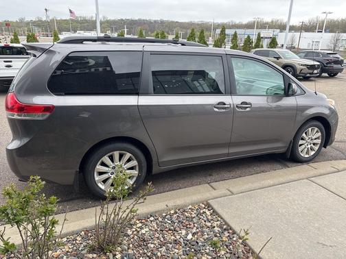 2013 Toyota Sienna XLE