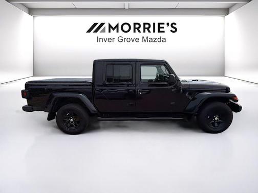 Black Clearcoat 2022 Jeep Gladiator Sport