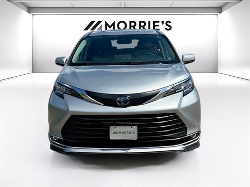 2022 Toyota Sienna XLE