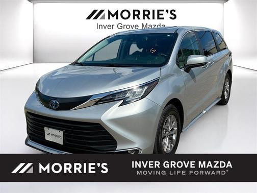 2022 Toyota Sienna XLE