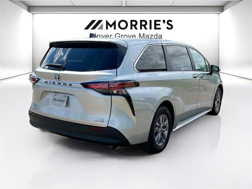 2022 Toyota Sienna XLE