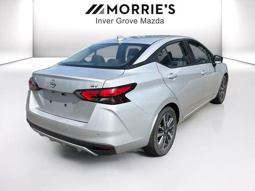 Brilliant Silver Metallic 2023 Nissan Versa 1.6 SV
