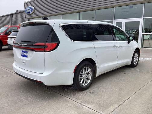 2025 Chrysler Pacifica L