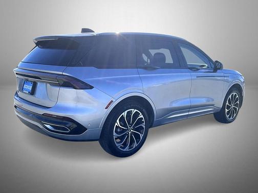 2024 Lincoln Nautilus Reserve