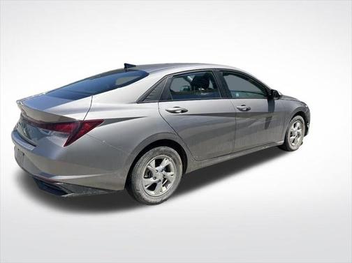 2021 Hyundai ELANTRA SE