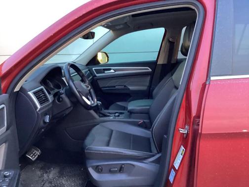 2021 Volkswagen Atlas 3.6L SE w/Technology