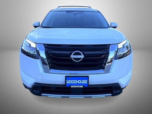 Pearl White Tricoat 2024 Nissan Pathfinder Platinum 4WD