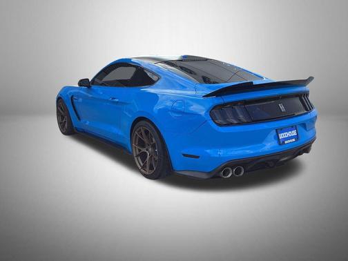 2017 Ford Shelby GT350 Base