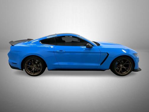 2017 Ford Shelby GT350 Base