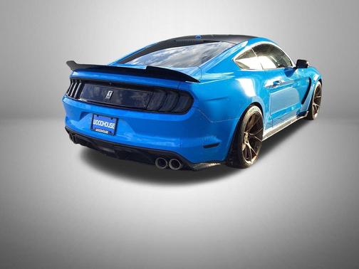 2017 Ford Shelby GT350 Base