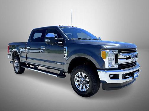 Magnetic 2017 Ford F-250 XLT
