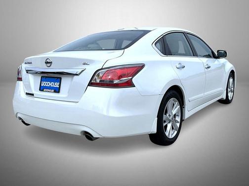 Pearl White 2015 Nissan Altima 2.5 SL