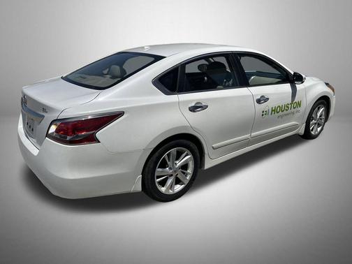 Pearl White 2015 Nissan Altima 2.5 SL