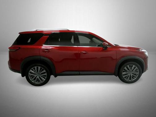 2022 Nissan Pathfinder SL 4WD