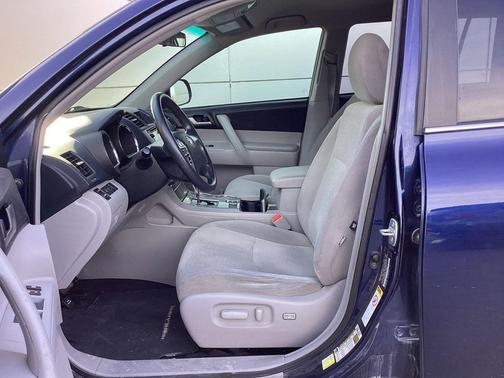 2013 Toyota Highlander SE