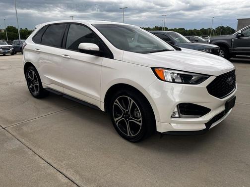 White Platinum Metallic Tri-Coat 2019 Ford Edge ST