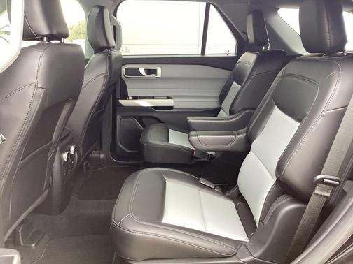 Agate Black Metallic 2023 Ford Explorer XLT