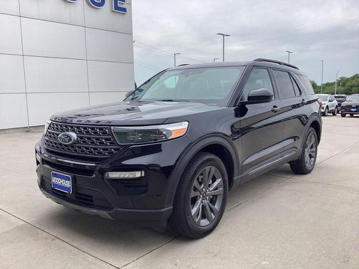 Agate Black Metallic 2023 Ford Explorer XLT