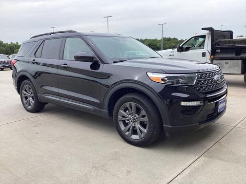 Agate Black Metallic 2023 Ford Explorer XLT