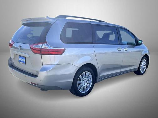 2017 Toyota Sienna Limited