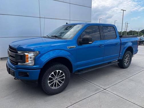 Velocity Blue Metallic 2019 Ford F-150 XLT