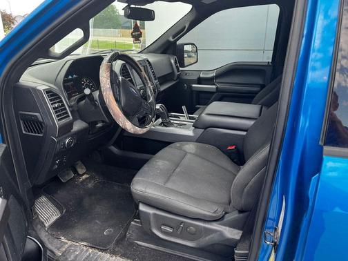 Velocity Blue Metallic 2019 Ford F-150 XLT