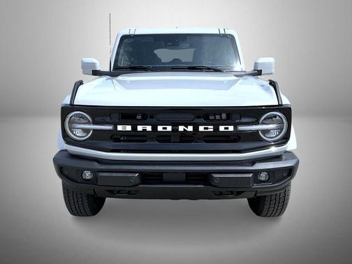 Avalanche Gray 2026 Ford Bronco Outer Banks