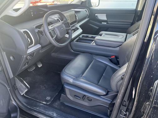 2025 Ford Expedition Max Active 4x4