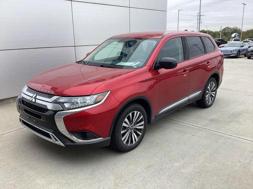 2020 Mitsubishi Outlander SE