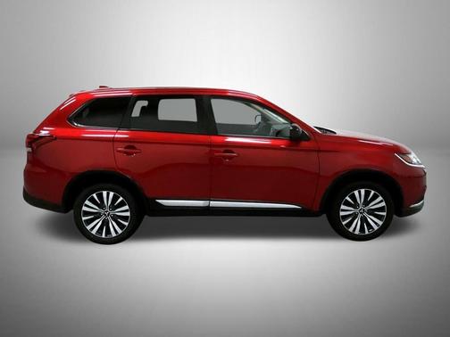 2020 Mitsubishi Outlander SE