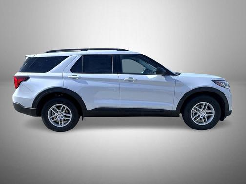 Space White Metallic 2026 Ford Explorer Active